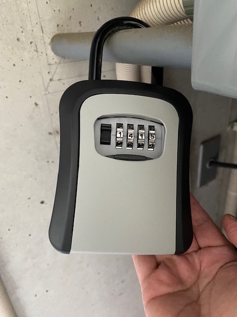 暗証番号ダイヤル付きキーボックスの正面